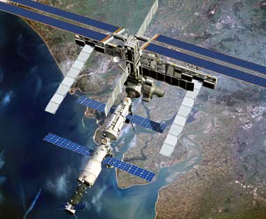 科技时代_国际空间站借助俄飞船成功完成轨道提升(图)
