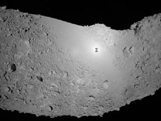 日本探测器成功登陆小行星进行样品收集(图)