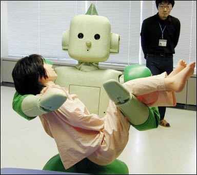 科技时代_日本推出照看老人的机器人 会闻气味识相貌