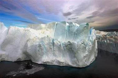 科技时代_全球气温不断升高 将引发格陵兰岛冰川地震