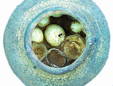 05年中国十大考古发现:一罐鸭蛋腌了2500年_