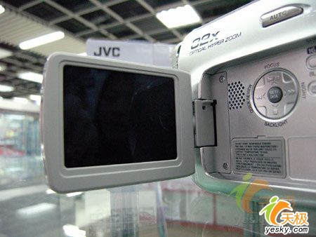 32倍光变性价比超高 JVC摄像机仅2400元_数