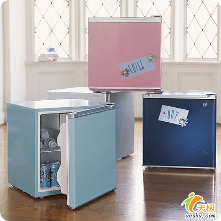 多种颜色可选新款超酷mini冰箱推出