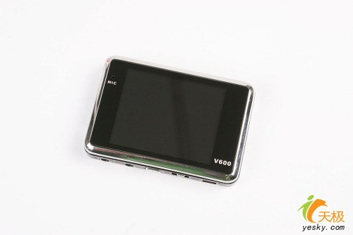 小巧的化妆盒艾诺V600MP3播放器评测