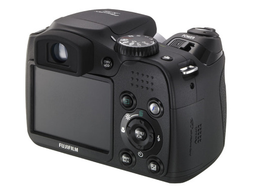 紧凑多功能相机升级富士发布新机S5700