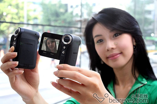 三星推出小型摄像机VM-X300+美女手持拍摄_