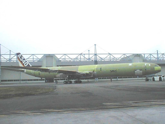 图为:空中客车a340-600