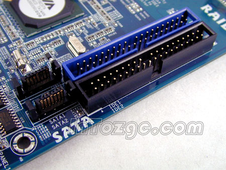 在磁盘功能上,华擎775dual-vsta主板具备2个ide和2个sata接口,并