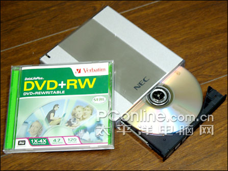 与V3比厚度NEC超薄外置刻录机6650A试用