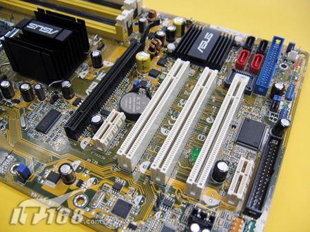 力拼二线品牌华硕945PL主板突破800元