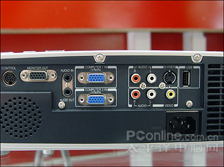 接口方面,tdp-tw95投影机具有rgb输入输出,s端子,音频输入输出以及rs