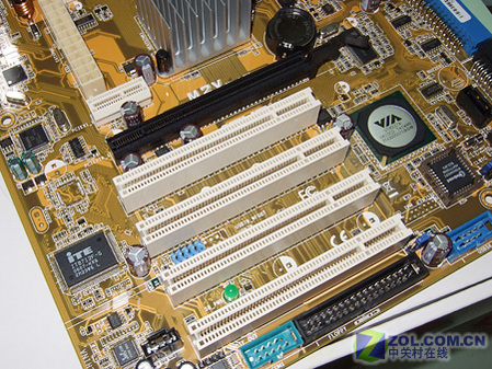 外置SATA接口华硕AM2/PCIE大板仅售760元