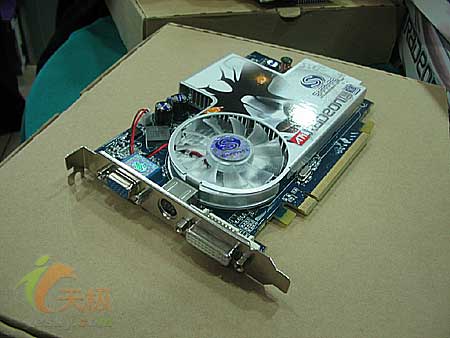玩出个性蓝宝512MBX1600PRO显卡售999元