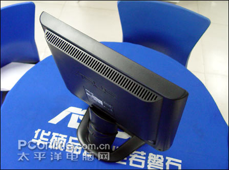 华硕出狠招!17寸3ms液晶降到1899元