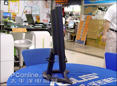 华硕出狠招!17寸3ms液晶降到1899元