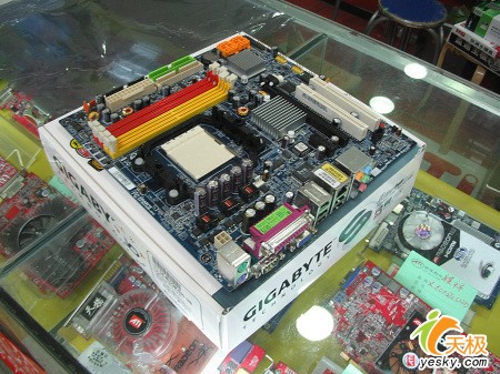 C51G反戈一击AM2技嘉M51GM-S2G主板699元