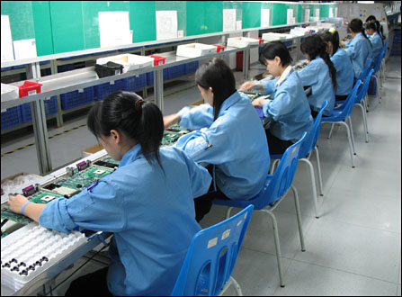 揭开板卡生产神秘面!PConline新天下工厂行