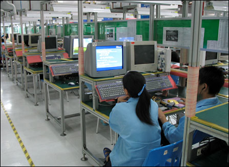 揭开板卡生产神秘面!PConline新天下工厂行