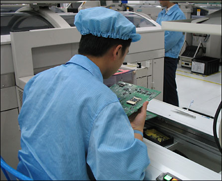 揭开板卡生产神秘面!PConline新天下工厂行