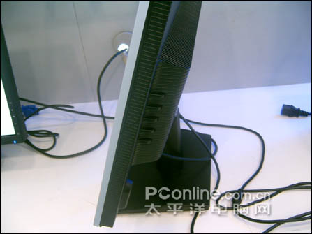 1400:1超高对比度!主流17液晶仅1480