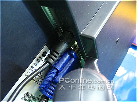 扔掉CRT!名牌15.4寸宽屏液晶就卖999元