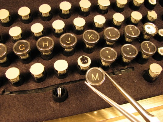 将标准键盘改造成古董打字机键盘(多图)