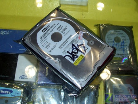 SATAӿڵ250GB8MӲ585Ԫ