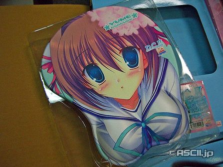 是色情鼠标垫?日本出现美胸设计的鼠标垫_硬