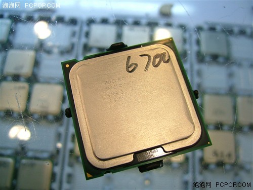 扣肉再掀降价潮 E6700散片CPU跌至2360元_