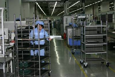 正在:设备紧张v正在中的华为图文生产线之一_新视频井泉满图片