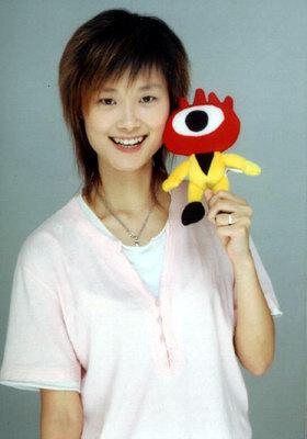 图为2005年超级女声冠军李宇春