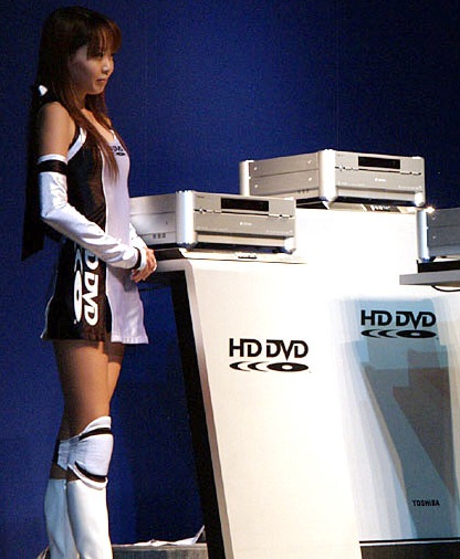 东芝发布首款HDDVD录像机内置1TB容量硬盘