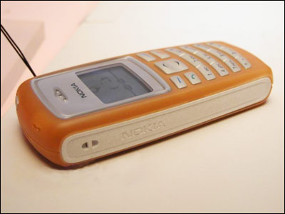 诺基亚2100手机节前上市 价格低备受关注