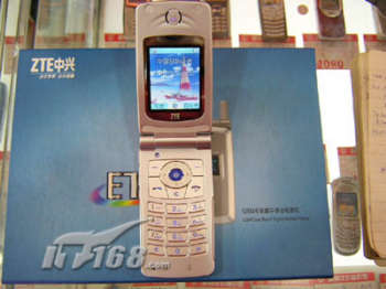 上海市场中兴新款双彩屏手机E792廉价上市 _