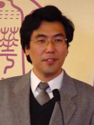 清华大学新闻传媒学院崔保国教授
