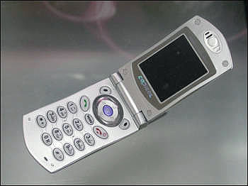 首信30w像素java手机c8090仅售1680元