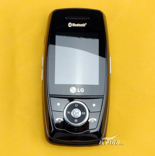 小巧可人 LG滑盖手机S5200清晰图赏_手机