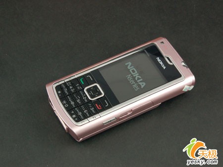 粉色牵动女人心 诺基亚N72才不到3000块_手机