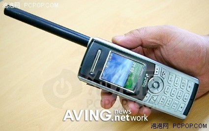 信号最强的手机 GSM\/卫星双模式手机亮相_手机