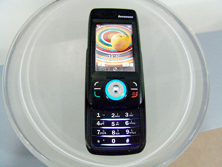 科技时代_联想P728手机展示