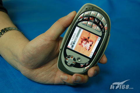 游戏天地 诺基亚智能手机QD仅为1380元_手机