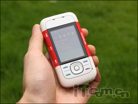 诺基亚5系列最强音乐手机5300开卖