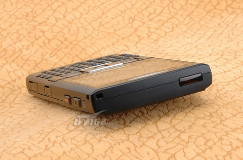 三星首款QWERTY键盘超薄智能手机i320欣赏