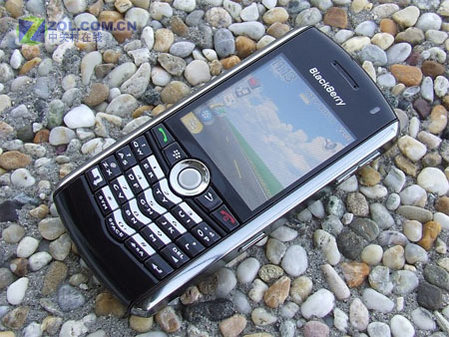 轻薄黑莓机BlackBerry新机8100图赏