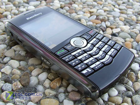 轻薄黑莓机BlackBerry新机8100图赏