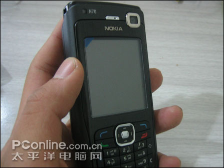 智能音乐诺基亚N70全黑版配1G卡售价2680