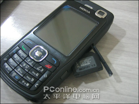 智能音乐诺基亚N70全黑版配1G卡售价2680