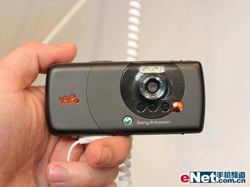 ɫֺWalkmanW810cˮ