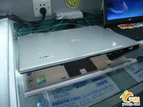 宏基奔腾M+80G硬盘+正版XP本售5999元