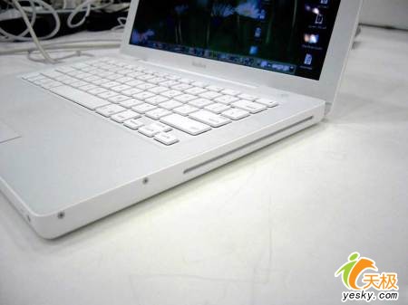 ƻ˫MacbookʼǱ10500Ԫ